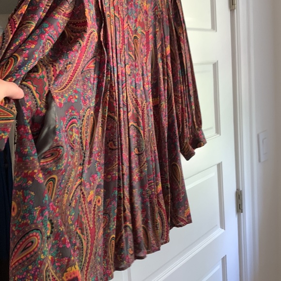 DKNY large pleated tunic. Also good for maternity. Size M to L. - Picture 2 of 7